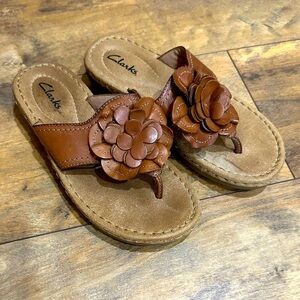 CLARKS Leather Thong Sandals, Size 6